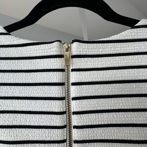 White and Black Dynamite Dress Size S - Picture 6 of 7